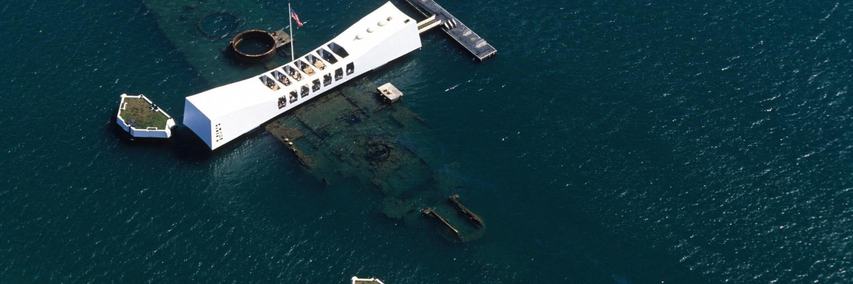 Muro de los nombres del USS Arizona Memorial