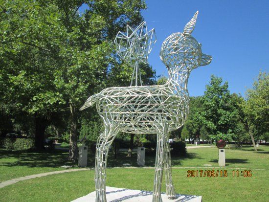 Handclasp European Sculpture Park