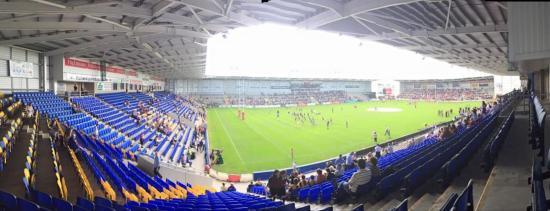 Estadio Halliwell Jones