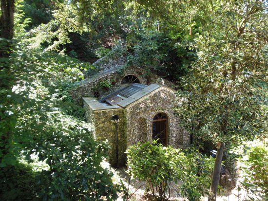 Scott's Grotto de Ware