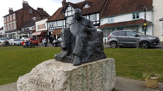Winston Churchill Statue