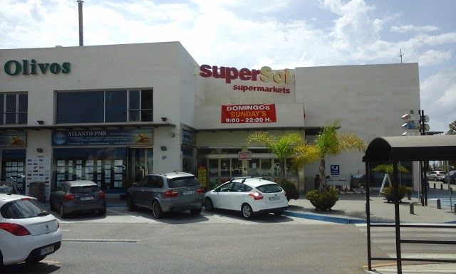 Centro Comercial Los Olivos Calahonda