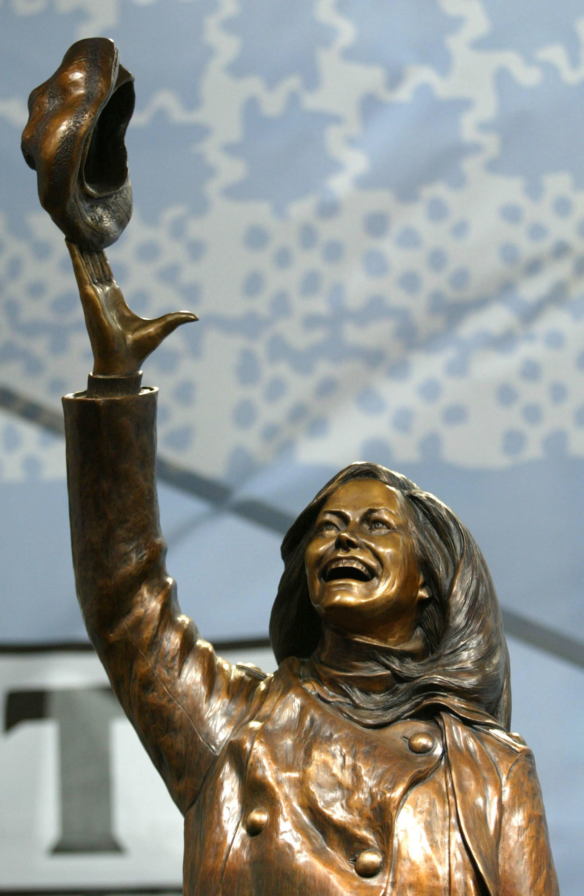 Mary Tyler Moore Statue