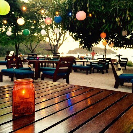 Father Rooster Beachfront Bar & Grill