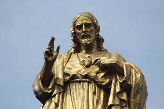 Estatua del Sagrado Corazón