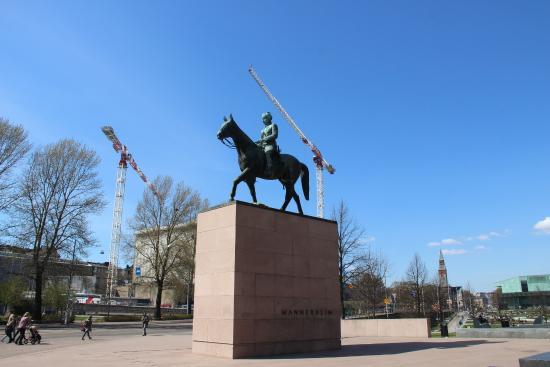 Estatua ecuestre del Mariscal Mannerheim