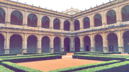 Monasterio de San Miguel de los Reyes