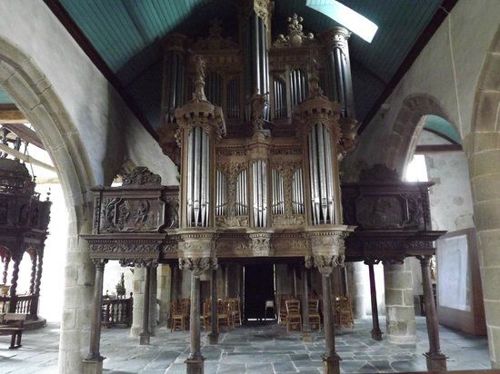 Enclos paroissial de Lampaul-Guimiliau