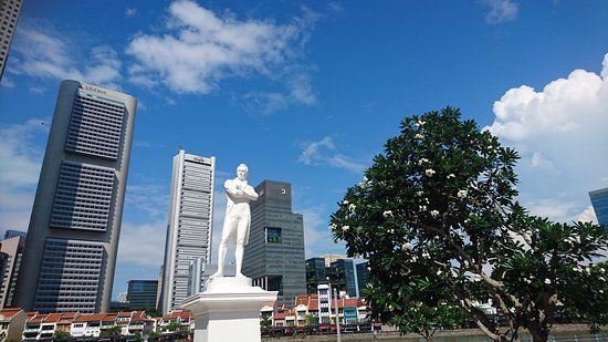 Estatua de Sir Stamford Raffles