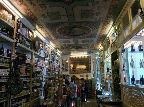 Ultramarinos La Confianza