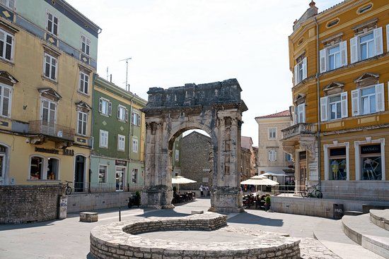 Arco de los Sergios