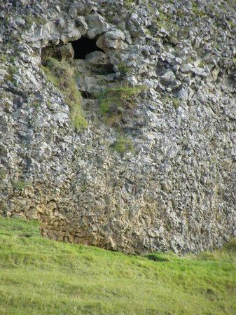 Paradisarhellir Cave
