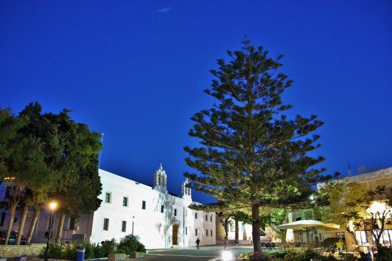 Panagia Ekatontapiliani