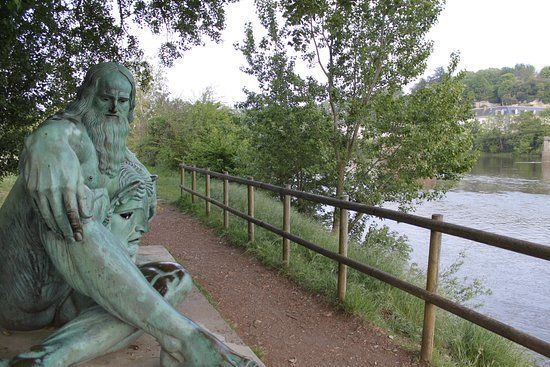 Statue Leonardo da Vinci