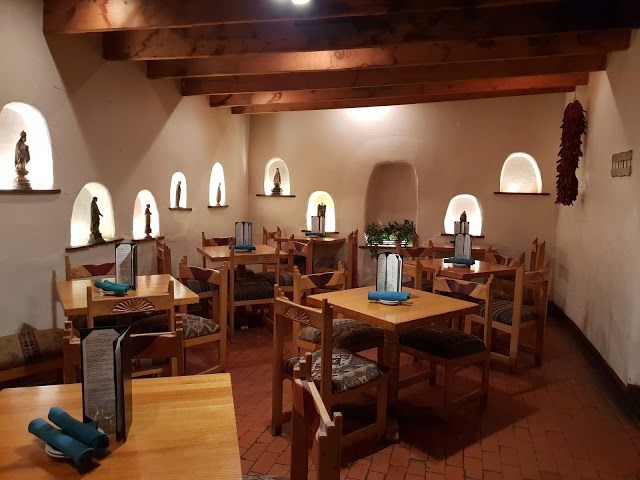 High Noon Restaurant & Saloon