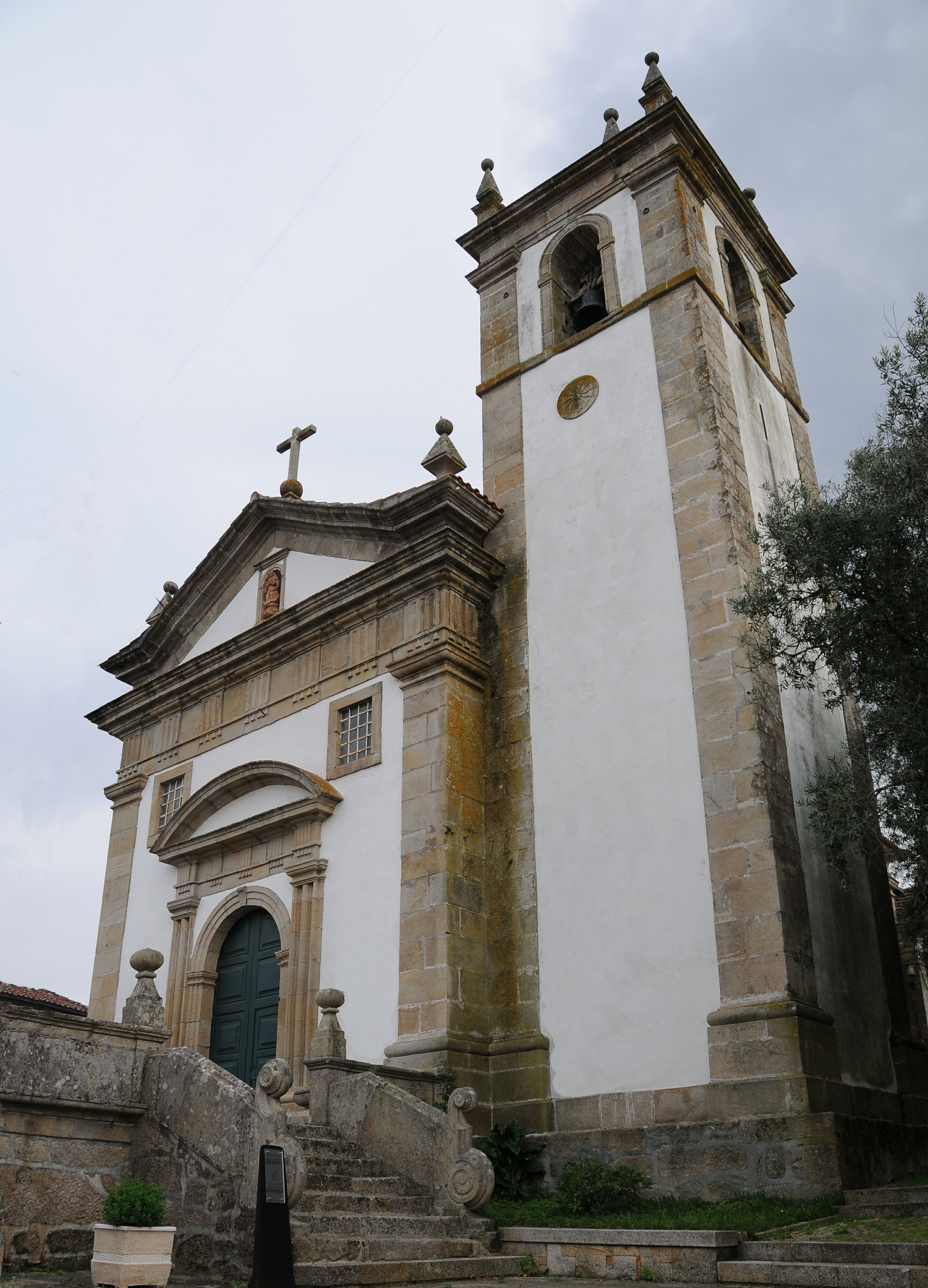 Igreja de Valadares
