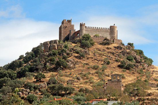 Castillo de Burguillos del Cerro