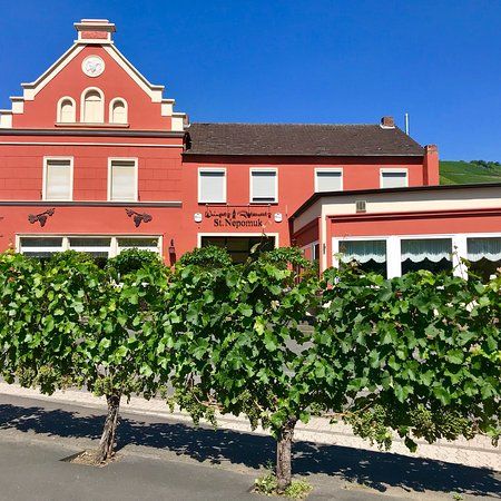 Weingut & Restaurant St. Nepomuk