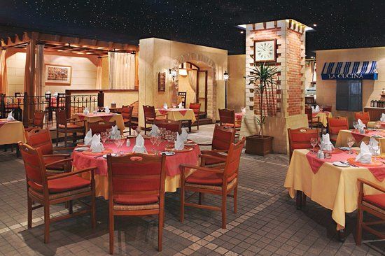 La Piazza Restaurant