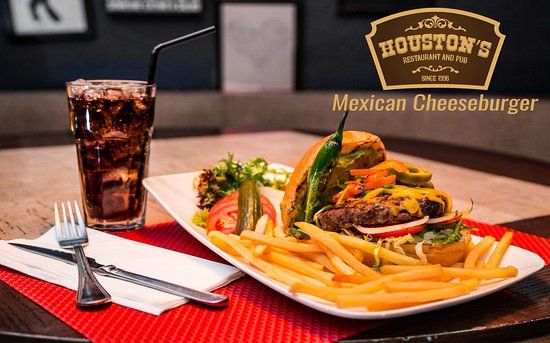 Houston's Restaurant & Pub