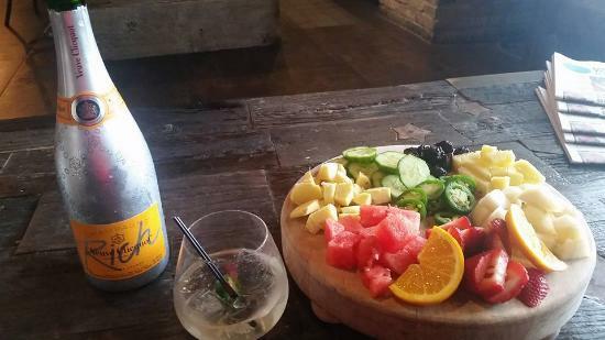 American Kitchen Bar and Grill