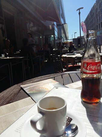 Le Boulevard Easy Dining Restaurant