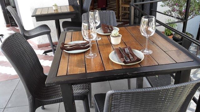 Tikuun Comedor Local